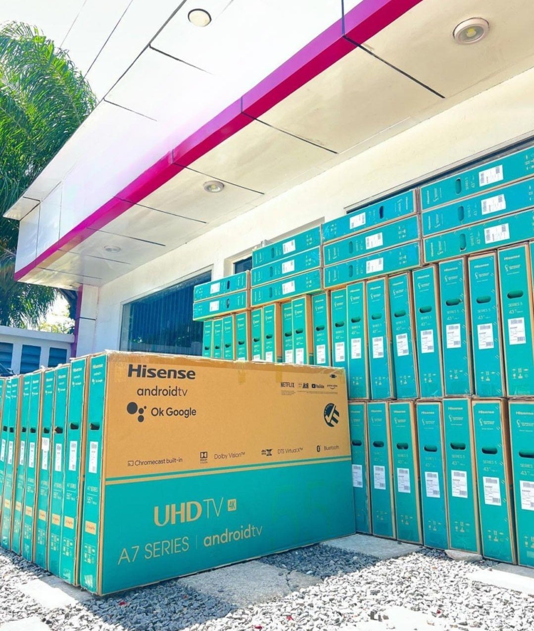 Hisense smart TV pallet