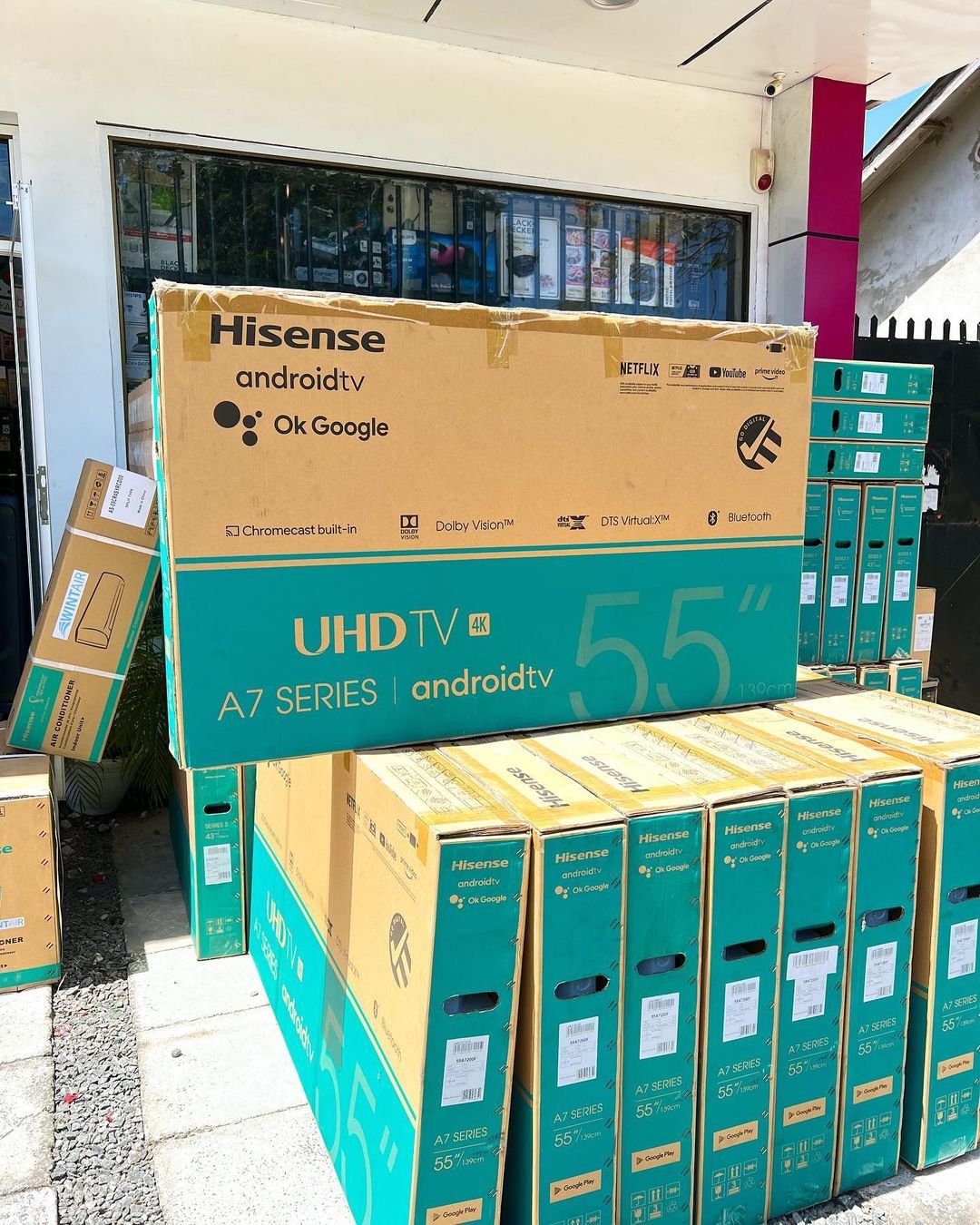 Hisense smart TV pallet